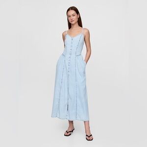 NWT! GAP Light Blue Wash Denim Seamed Maxi Dress - Size Small Tall 🎻